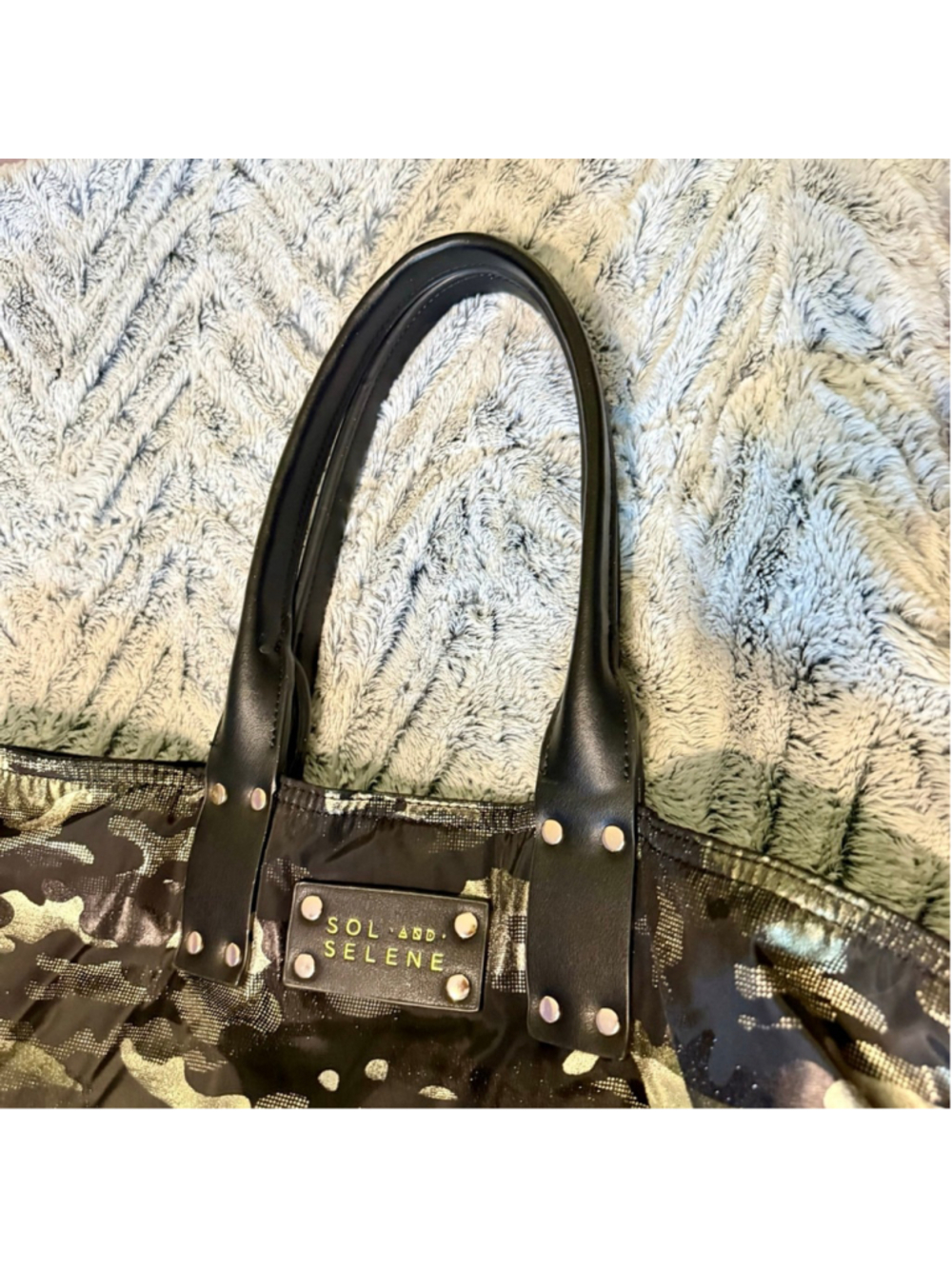 NEW Sol And Selene It Girl Camo Tote Reversible Metallic Black Gold Green NWOT - Picture 7 of 16